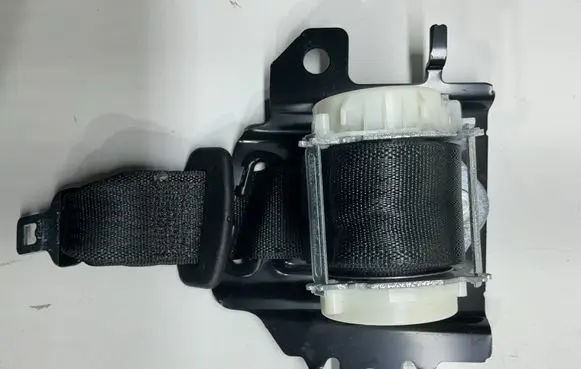 Cadillac Escalade IV Rear seatbelt 34140547