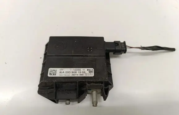 Mercedes-Benz C W205 Battery relay fuse A0009061505