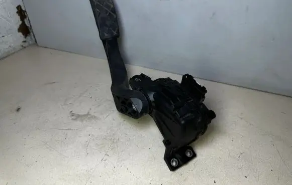 Audi A4 S4 B7 8E 8H Accelerator throttle pedal 8E1721523C 6PV008375 8E1721523