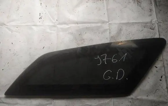 Chrysler 300 - 300C Rear side window as3