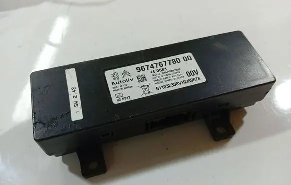 Citroen DS3 Other control units/modules 9674767780