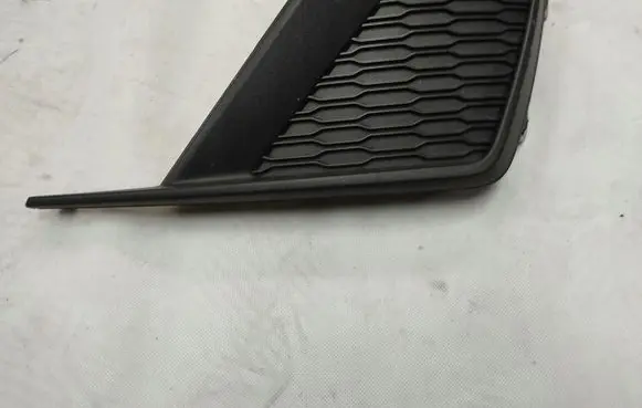 Seat Ibiza V (KJ) Front bumper lower grill 6F0853666