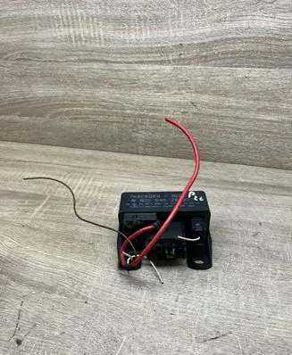Mercedes-Benz C W203 Glow plug pre-heat relay 0255452832 899075000