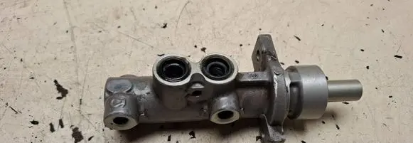 Citroen Xsara Picasso Master brake cylinder 221710