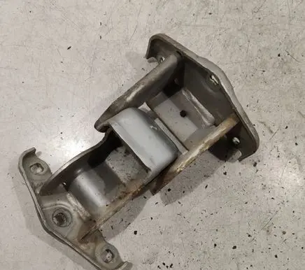 Opel Vivaro Loading door lower hinge 312304K
