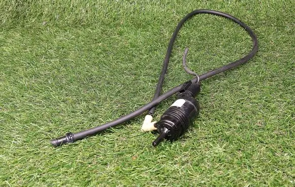 Chevrolet Equinox Windscreen/windshield washer pump PUM817283 3W131236