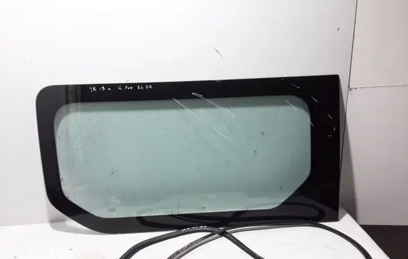 Renault Trafic III (X82) Sliding door window/glass 822217343R