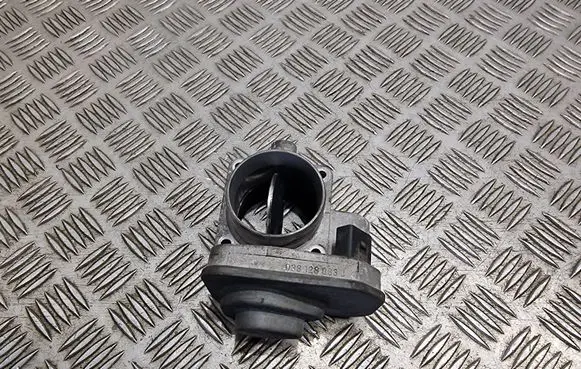 Volkswagen Caddy Throttle valve 038128063J