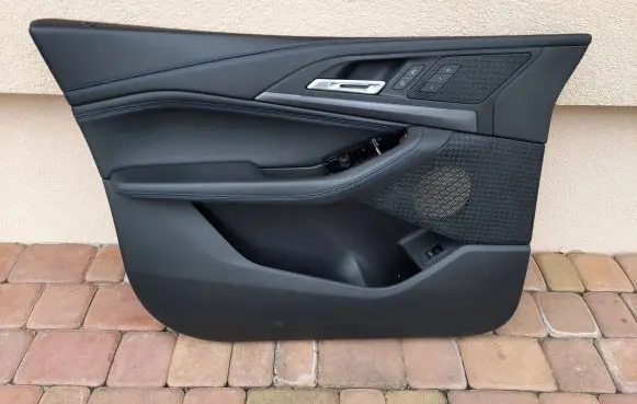 BMW 2 Active Tourer U06 Front door card panel trim 6047719 0002894353 7K22785