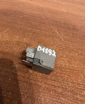 Mercedes-Benz B W245 Other relay A0025422619 D1892