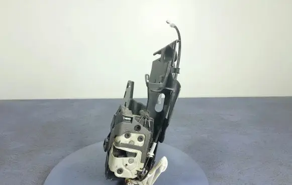 Ford Fiesta Front door lock AM5A-U21812-BE
