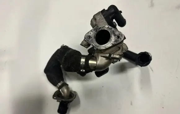 Land Rover Discovery Sport EGR valve G4D39D475bc 7049240 39165250
