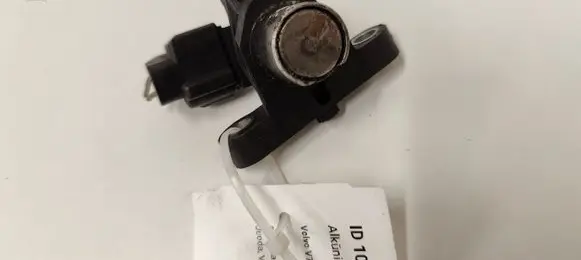 Volvo V70 Crankshaft position sensor 30637803