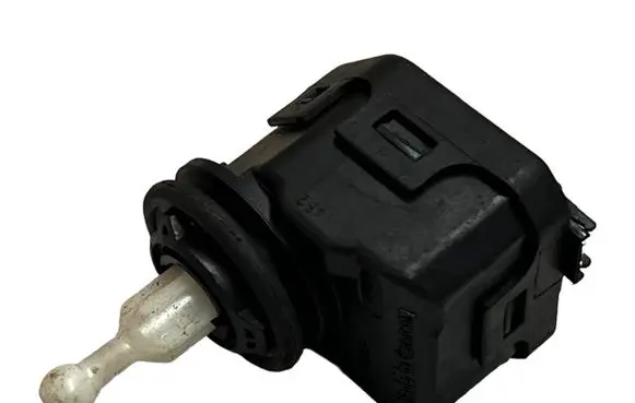 Volkswagen PASSAT B5.5 Headlight level adjustment motor 1J0941295C 007878