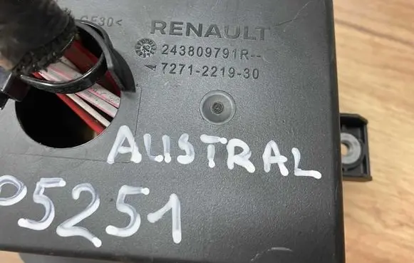 Renault Austral Fuse box set 403884725R