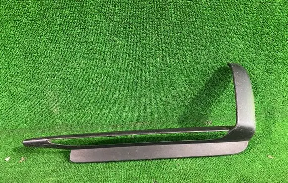 Porsche Cayenne (9Y0 9Y3) Front bumper upper radiator grill 9Y0807686