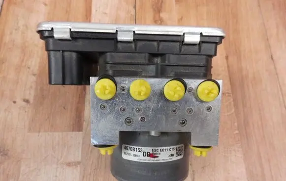 Mitsubishi Eclipse Cross ABS Pump 4670B153