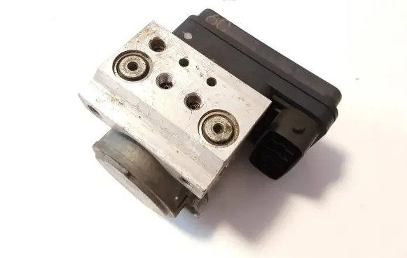 Toyota Hilux (AN10, AN20, AN30) ABS Pump 4451071030 13511019490 8954171030