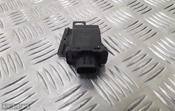 Toyota RAV 4 (XA30) Tailgate/trunk control unit/module 8999130040
