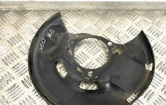 Chevrolet Volt I Front brake disc dust cover plate 13324459