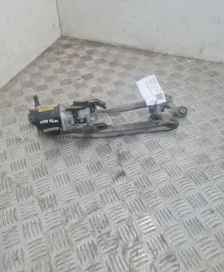 Nissan Note (E11) Front wiper linkage and motor 53568902