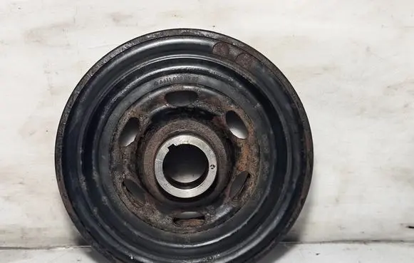Mercedes-Benz Vito Viano W639 Crankshaft pulley A6110300503