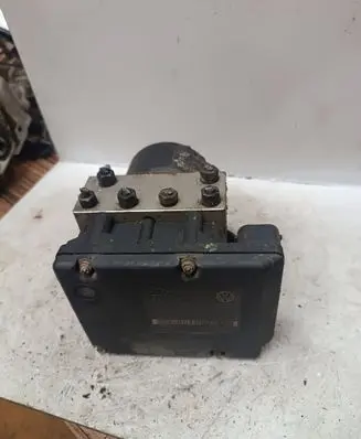 Volkswagen Golf IV ABS Pump 1J0907379G 10094903103 FMU9B09C67