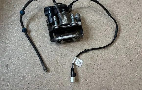 Rear brake caliper