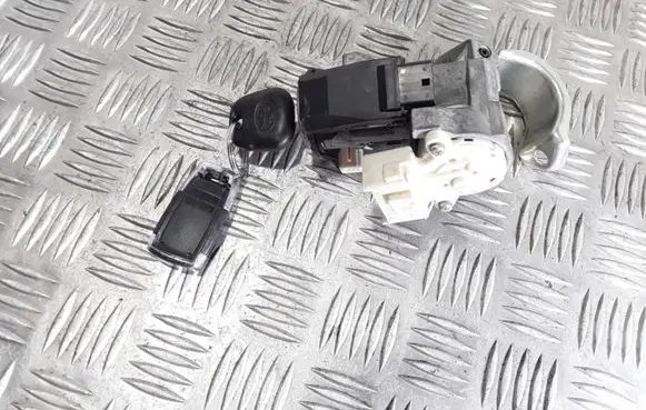 Toyota Auris 150 Ignition lock N0502638 N0502639