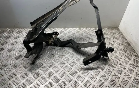 Mercedes-Benz C W204 Headlight/headlamp mounting bracket A2046201191