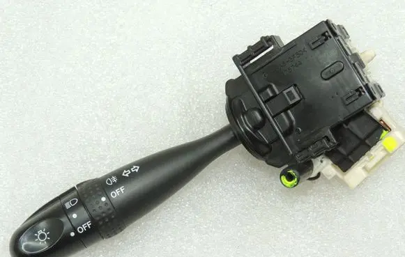 Suzuki Grand Vitara II Aerial antenna switch 3721058J20
