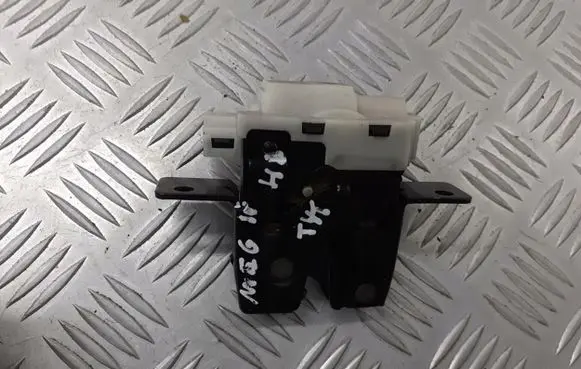 Renault Megane II Tailgate exterior lock 