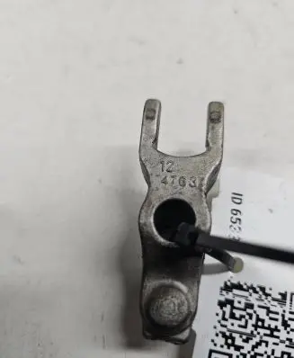 Opel Astra H Fuel Injector clamp holder