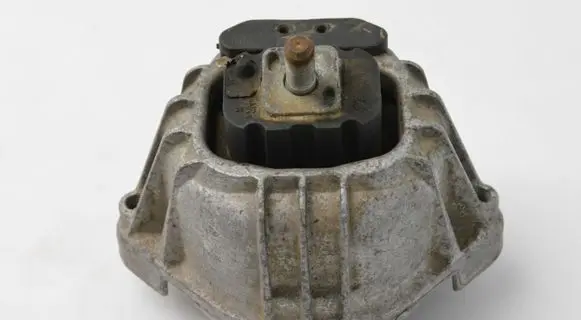 BMW 3 E90 E91 Engine mount bracket 13981112