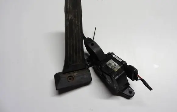 Hyundai ix35 Accelerator throttle pedal 32700-2S900