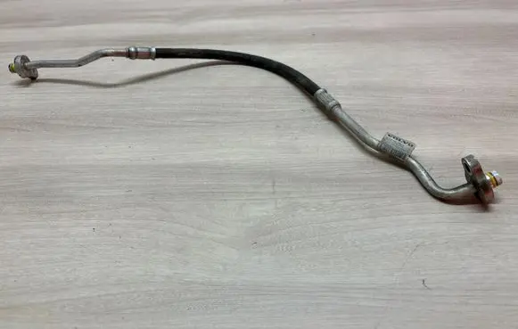 Volvo S90, V90 Air conditioning (A/C) pipe/hose 32226282