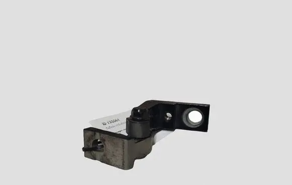 Volkswagen Touran I Rear door upper hinge