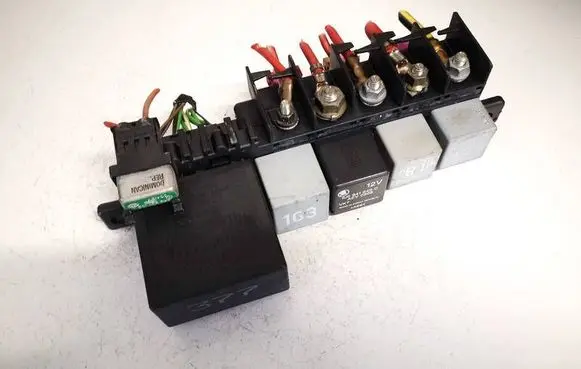Skoda Octavia Mk1 (1U) Fuse box set 8l0941822