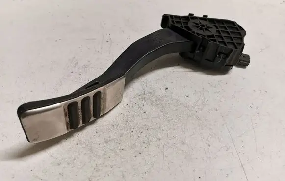Ford Mustang VI Accelerator throttle pedal GR3C9F836AB
