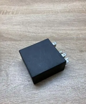 Audi A4 S4 B5 8D Other relay 8D0907701A