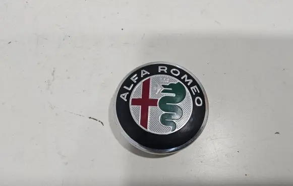 Alfa Romeo Giulia Original wheel cap C403