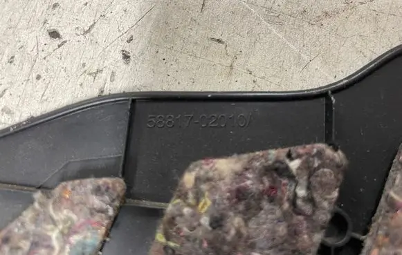 Toyota Auris 150 Other interior part 5881702010