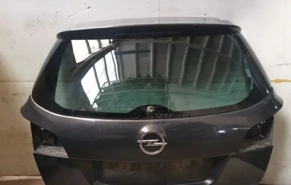 Opel Astra J Tailgate/trunk/boot lid