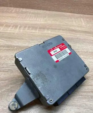 Lexus LS 430 Suspension control unit/module 8929350120