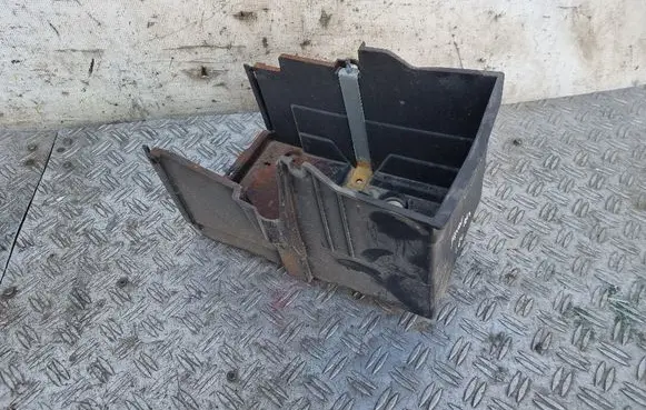 Battery tray