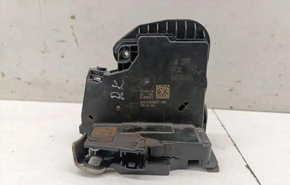 Opel Insignia B Front door lock