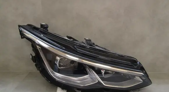 Volkswagen Golf VIII Headlight/headlamp