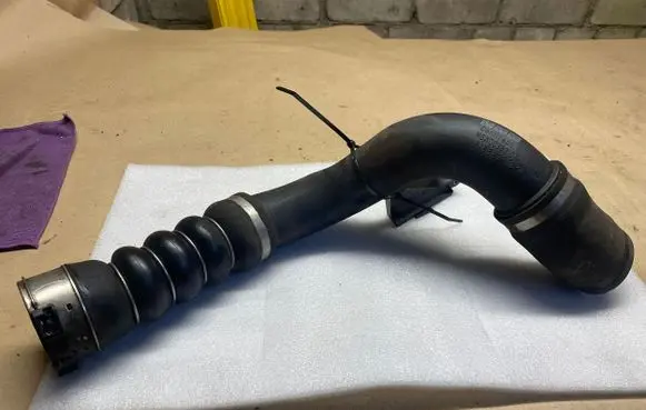 BMW 2 F46 Intercooler hose/pipe MGW00383CTJ 12290805