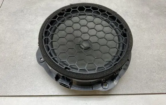 Audi A3 S3 8V Front door speaker 8V0035415