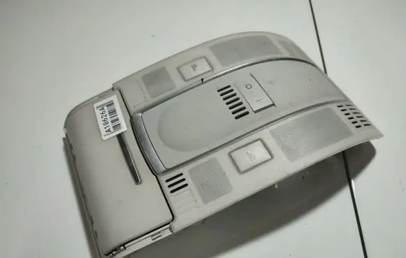 Audi A6 S6 C6 4F Front seat light 4f0947135N